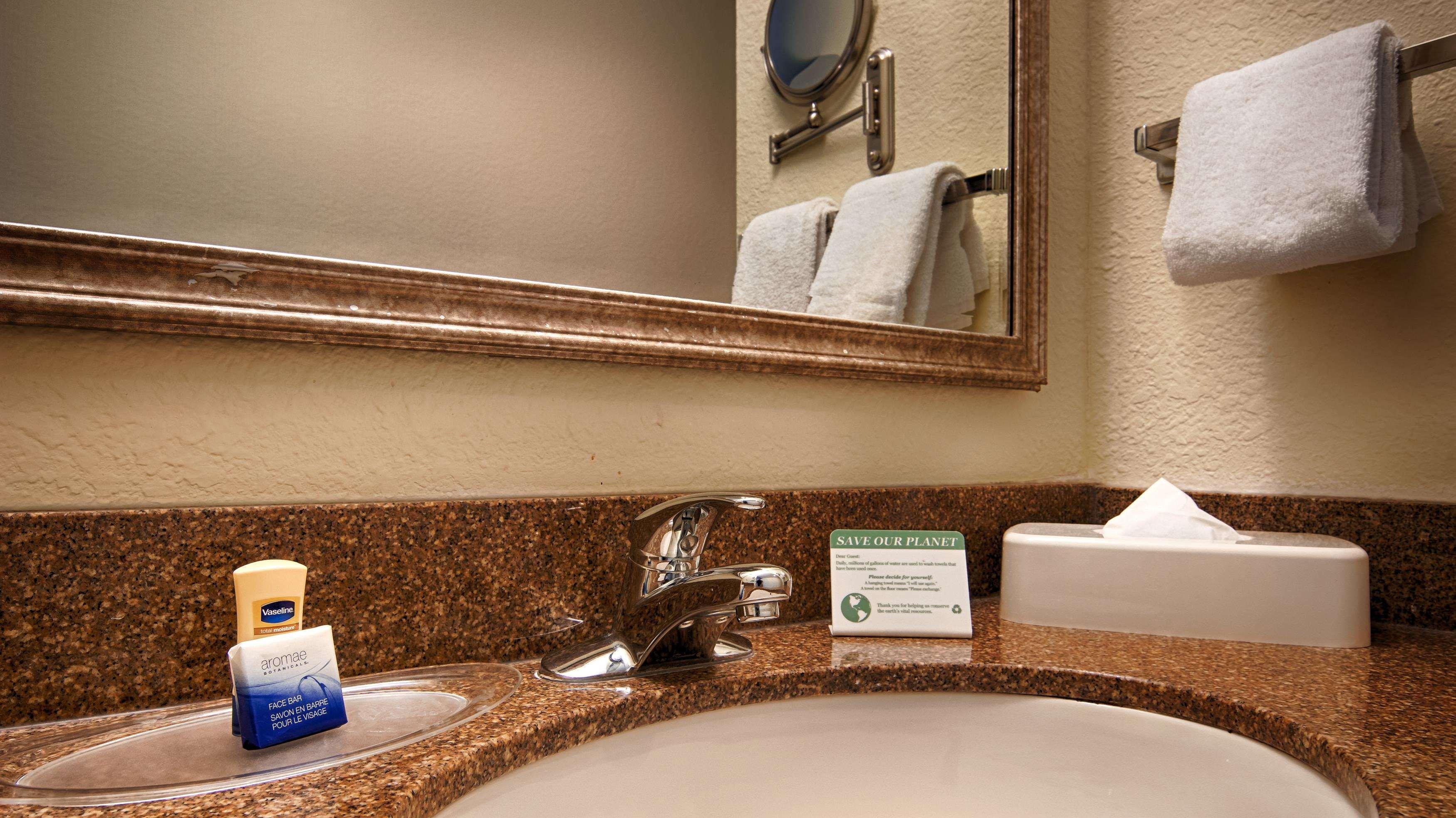 Best Western Plus Newport News Exterior foto