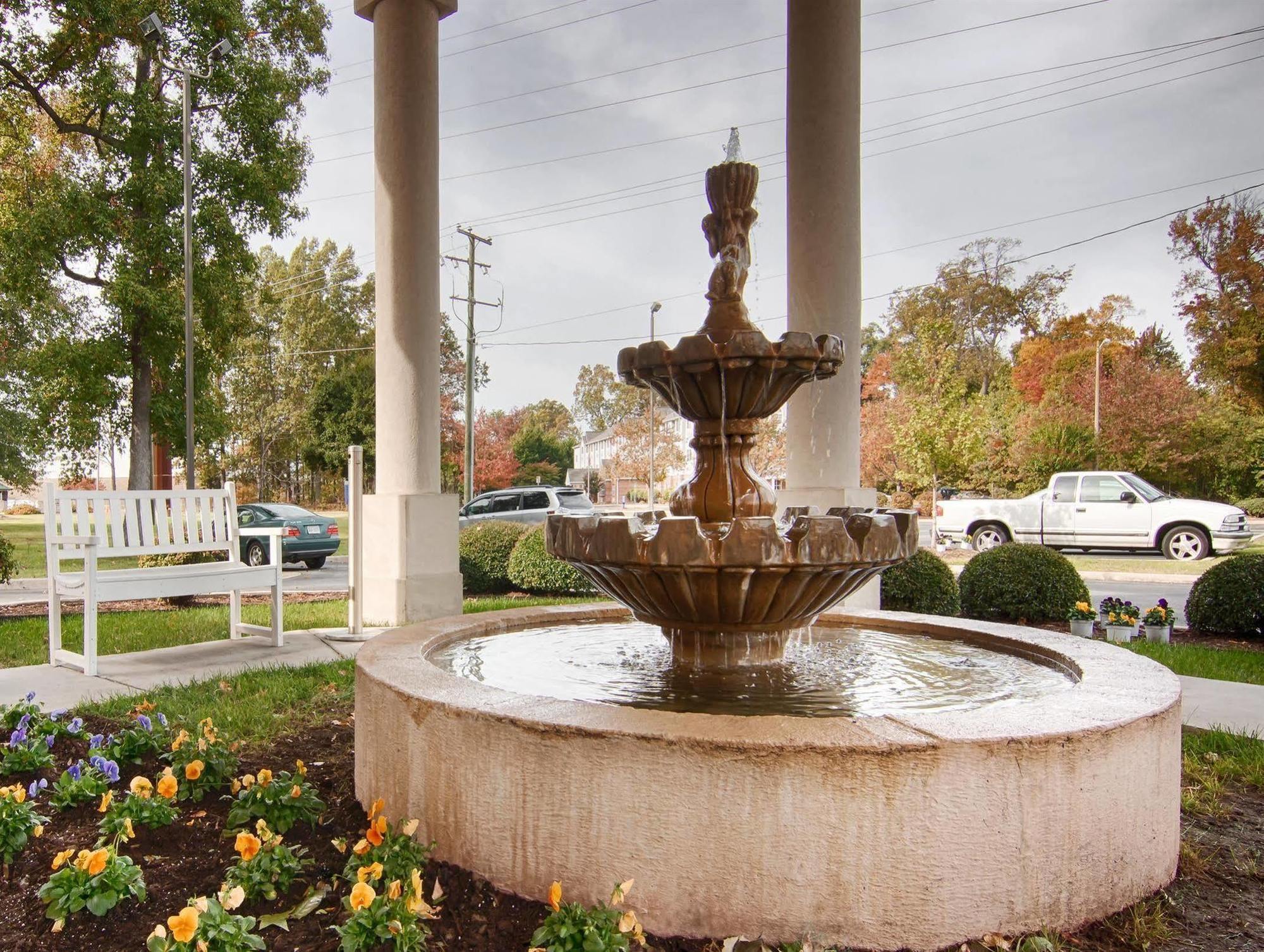 Best Western Plus Newport News Exterior foto